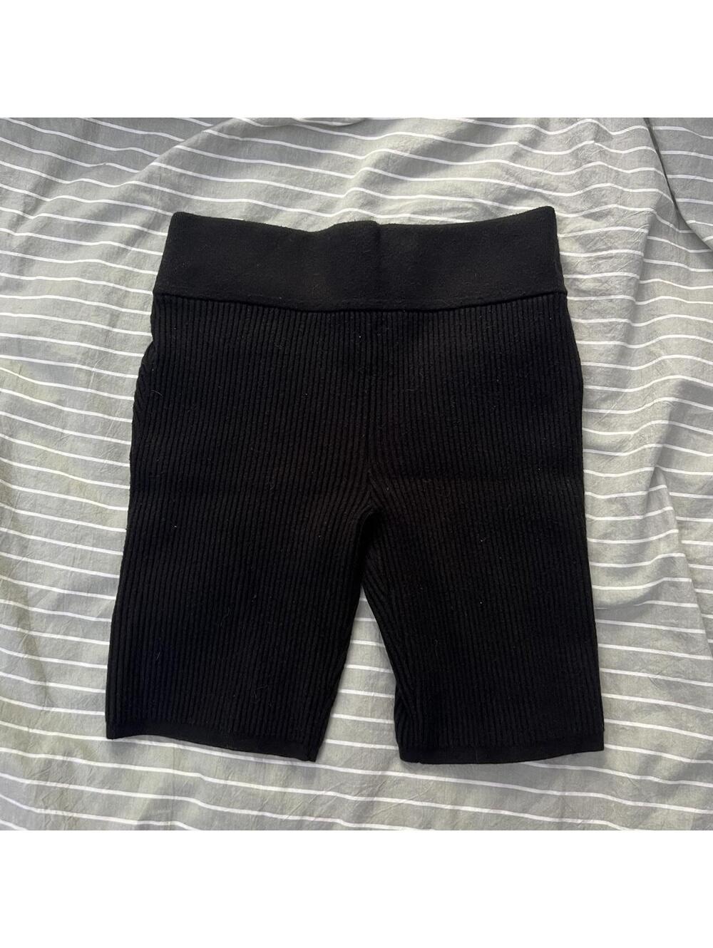Lululemon Ribbed Knit High-Rise Short 8"
